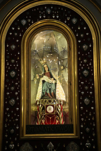 Cudowna figura Matki Boskiej Bolesnej w sanktuarium w Limanowej 